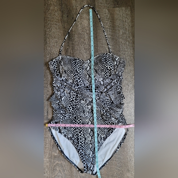 Boston Proper Twist Tummy One-Piece Swimsuit Women's 16 Snake Print Slimming EUC - Picture 7 of 8